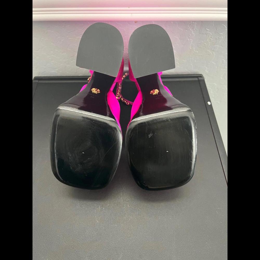 Versace heels - Picture 11 of 12